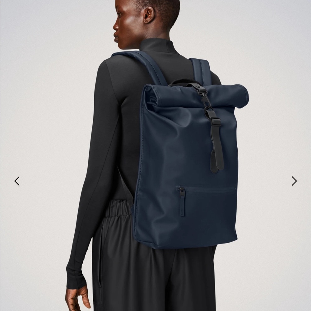 RAINS Rolltop Rucksack in Navy